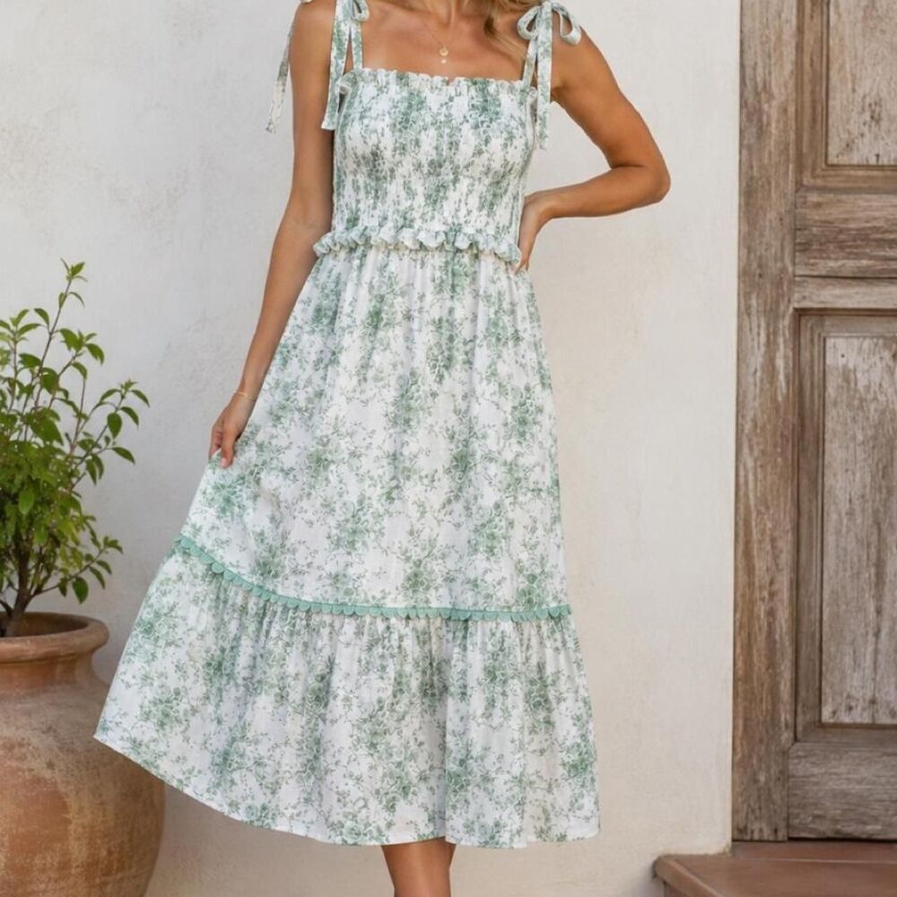Feminine Blu pepper romantic Women's Medium green floral garden party tiered